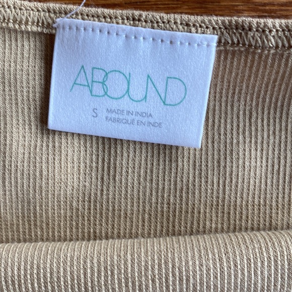 Abound Ruffle Strap Crop Top in Beige Nougat. Size S. NWOT - Picture 3 of 4